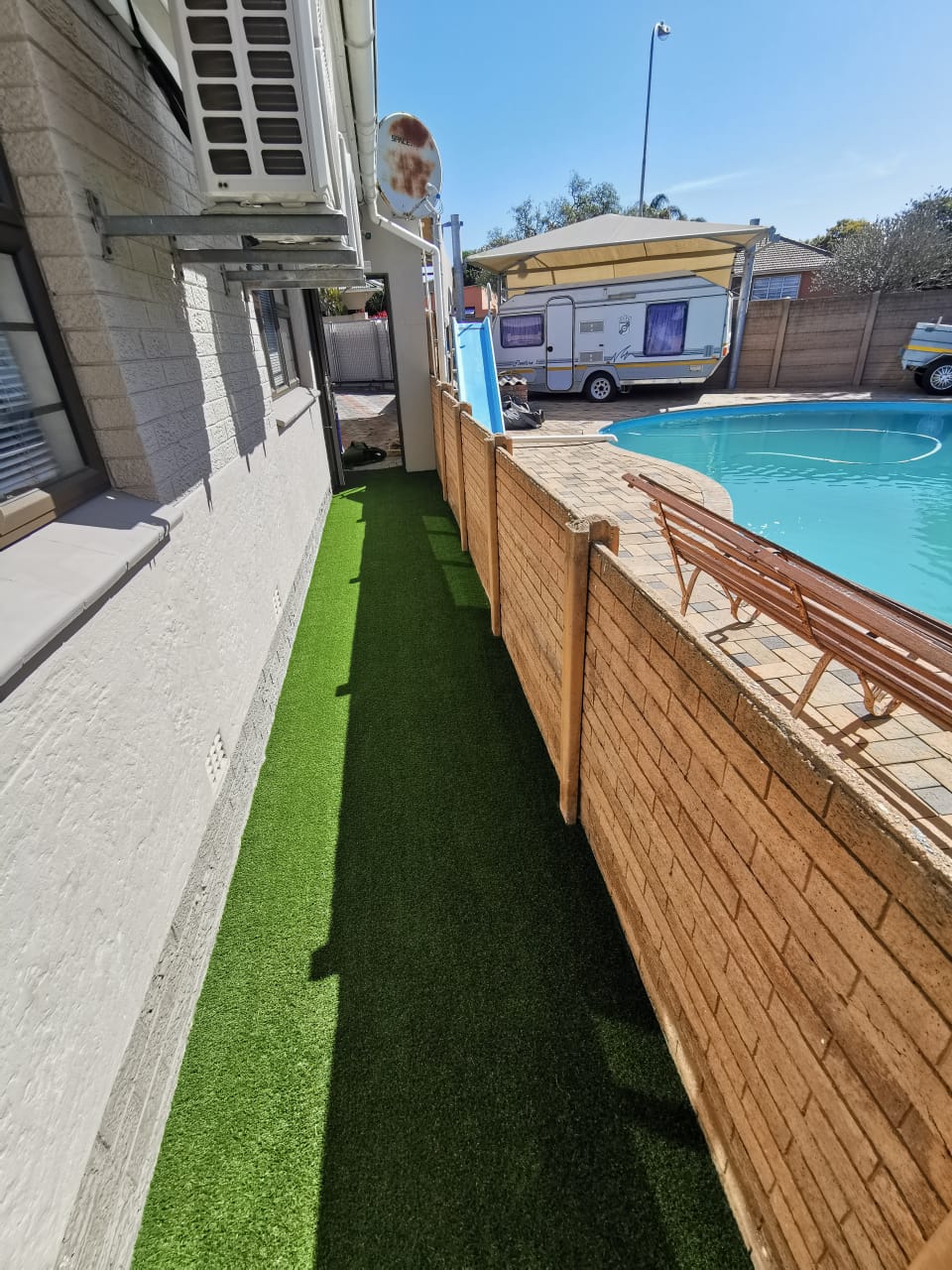 Vita 20mm Artificial Grass – Precut Roll 10m² (5m L x 2m W)